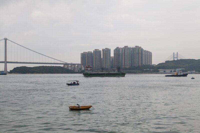 Viaduc au-dessus de Ma Wan en face de Sham Tseng