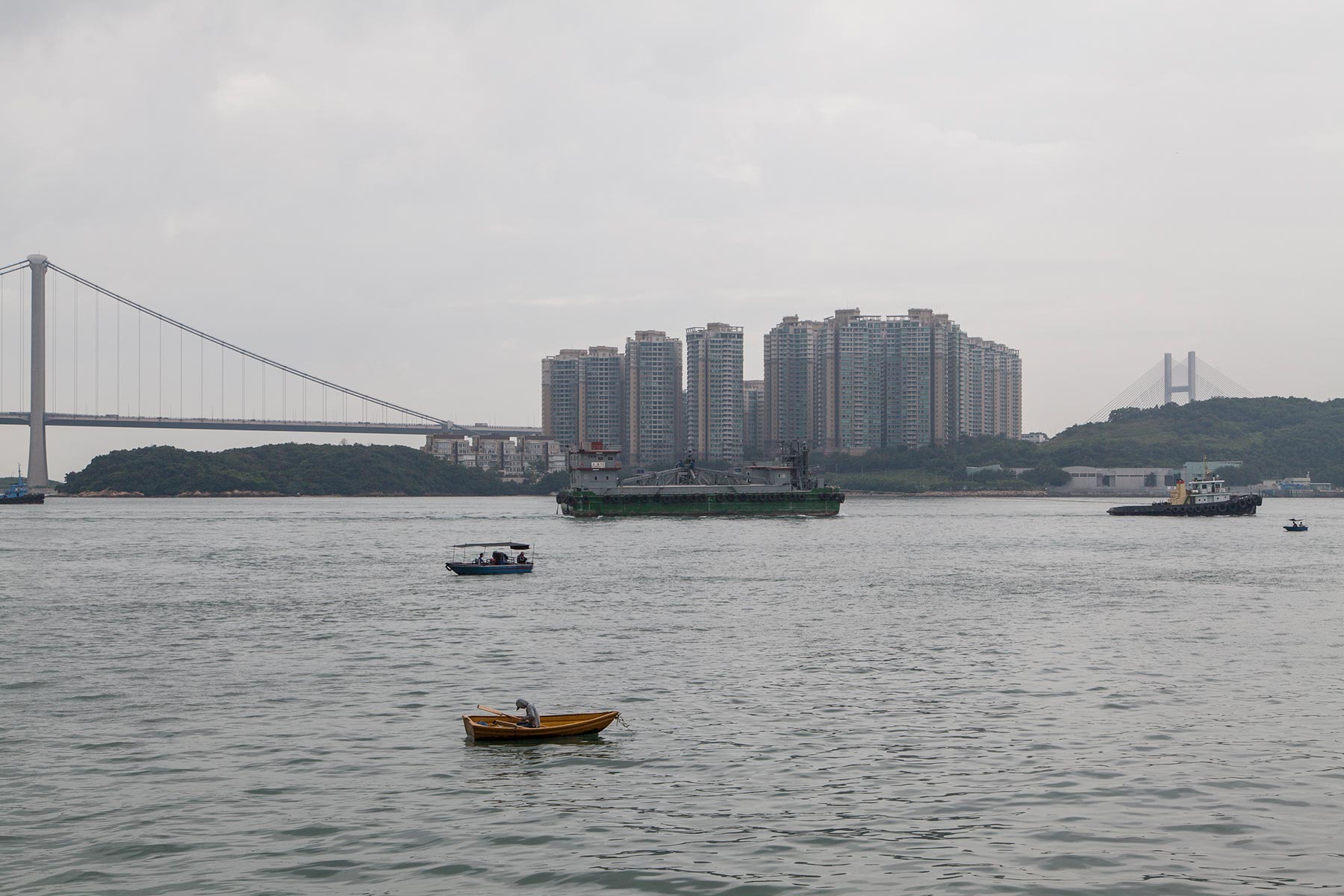 Viaduc au-dessus de Ma Wan en face de Sham Tseng