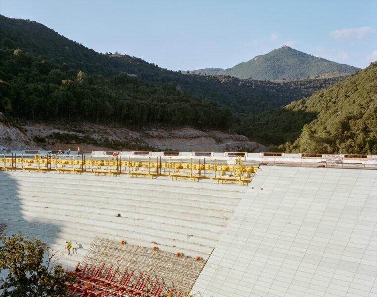 L'Eau barrée du Rizzanese,  parement aval- 2011