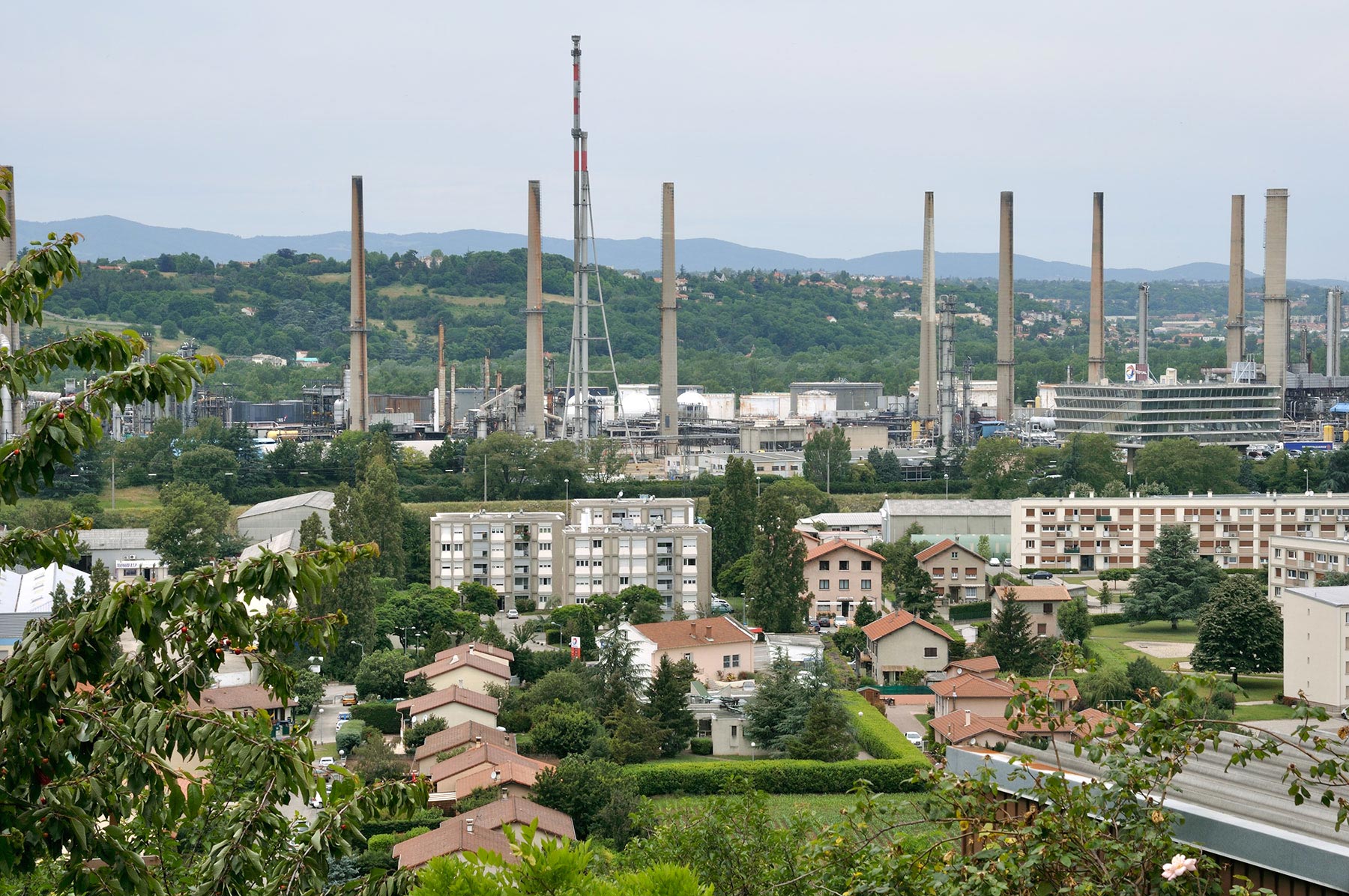 Feyzin, Raffinerie et quartier des Razes - 2010